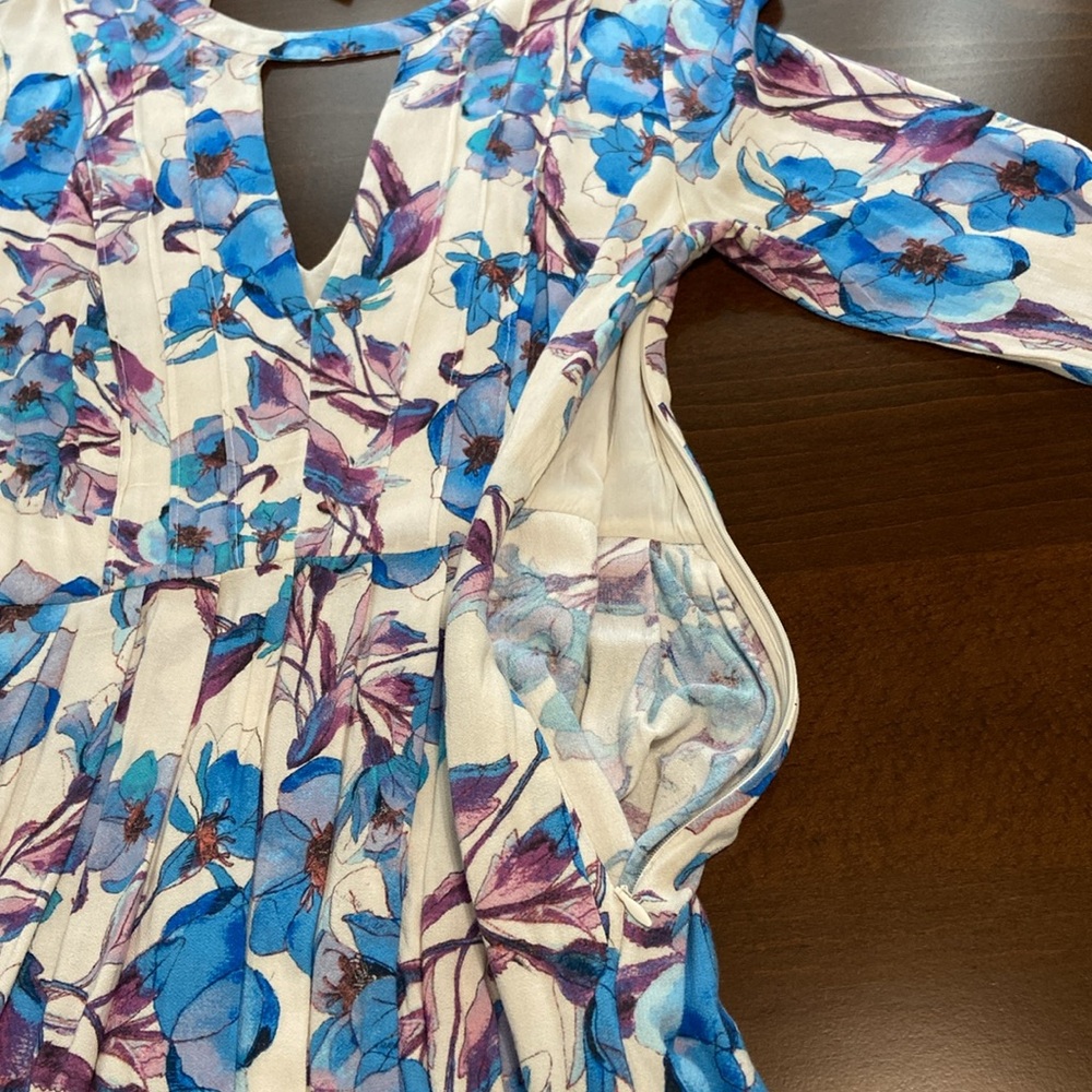 Beautiful Blue Floral Pattern Free People dress, size 10. - Picture 11 of 14